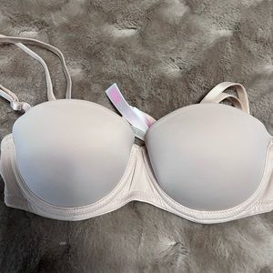Brand New Victoria secret push up bra. Size 32B